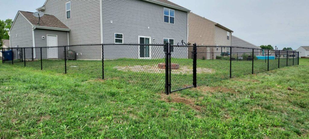 contractor chain link fence installation in Indianapolis